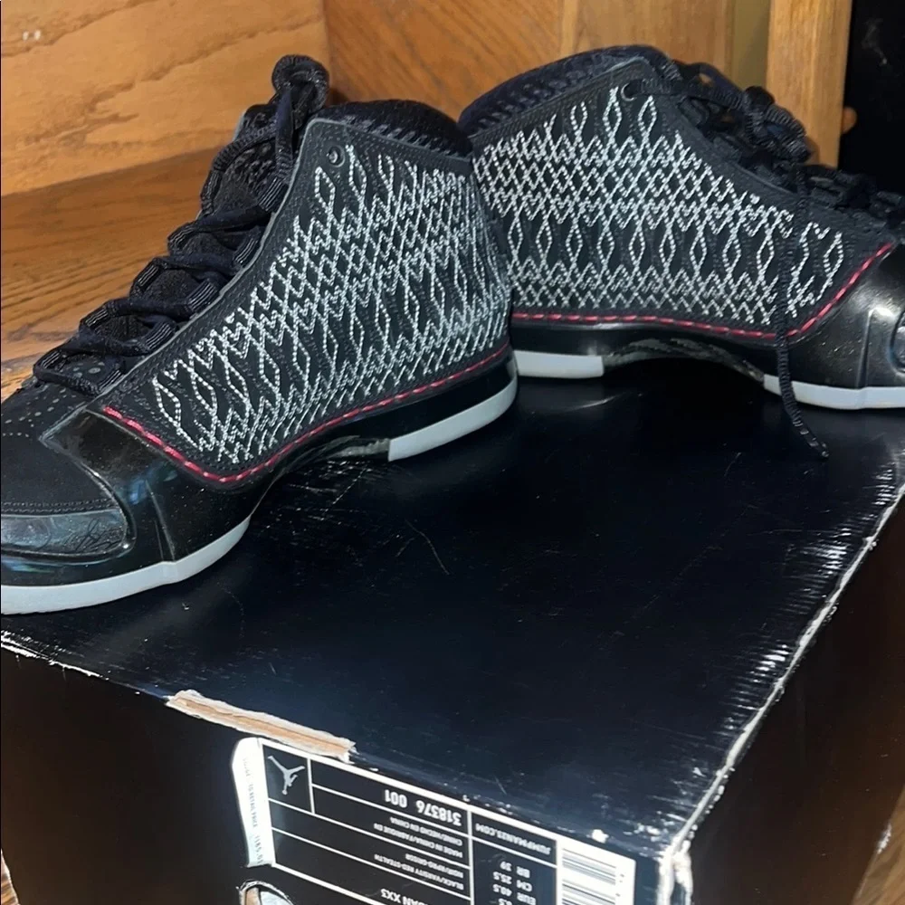 Air Jordan xx3 excellent condition with box Jordan Black Sneakers Classic Design
